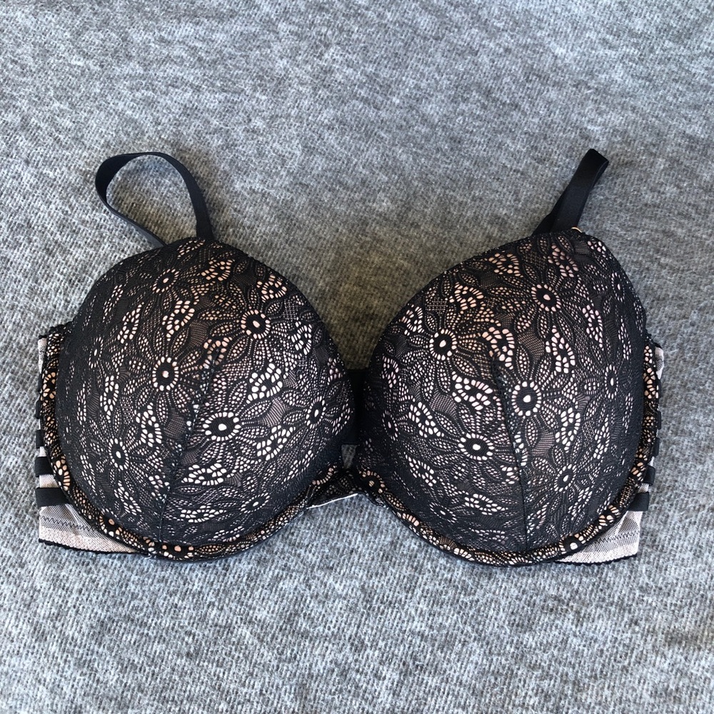Victoria's Secret Black Lace Push-Up Bra with Blush Underlay